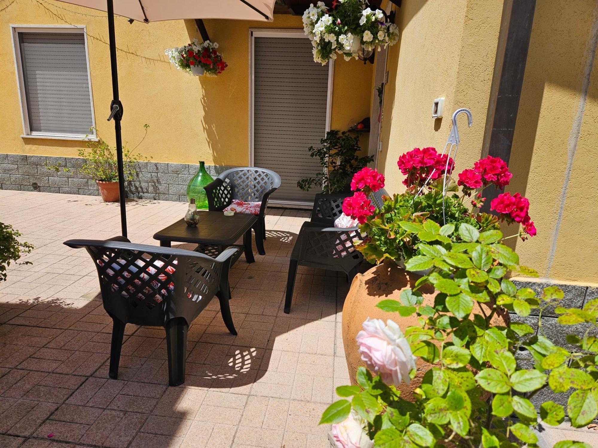 Il Pepe Rosa Di Anna E Silvano Sarzana Exterior photo